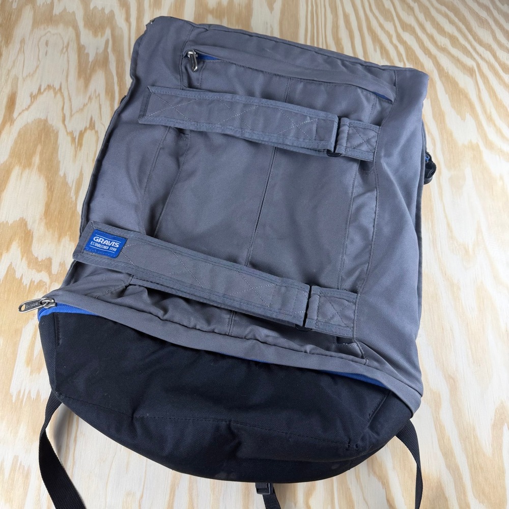 Gravis Skateboard Backpack Grey Black‎ Blue Board Straps Padded Laptop Sleeve